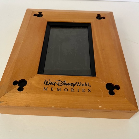 Disney World Memories Wood Album Holds 100 4x6 Pictures - Picture 5 of 8